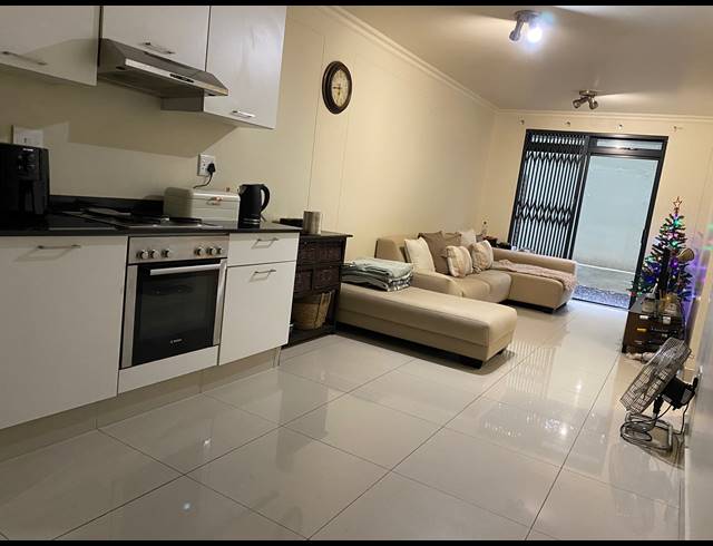 2 BEDROOM APARTMENT FOR SALE IN UMHLANGA RIDGE